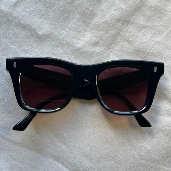 Celine CL40057I Wayfarer Sunglasses black acetate with purple lenses gold hinges - Picture 6 of 12